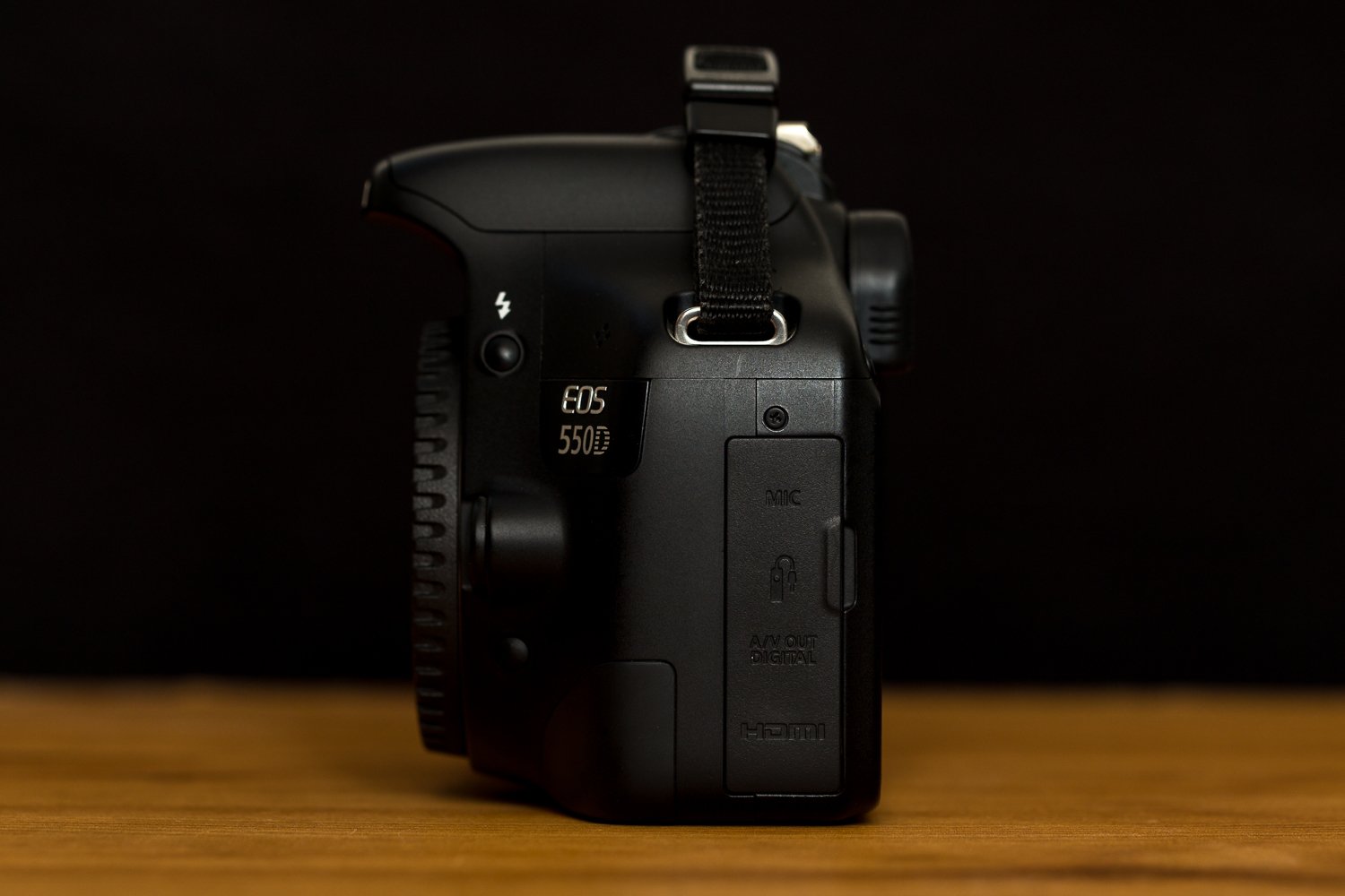 CAMERA CANON EOS 550D