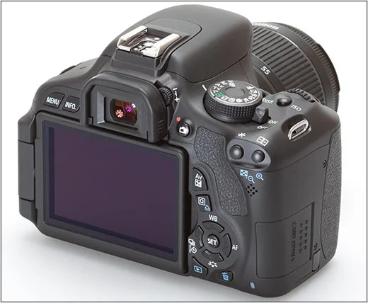 CAMERA CANON EOS 600D